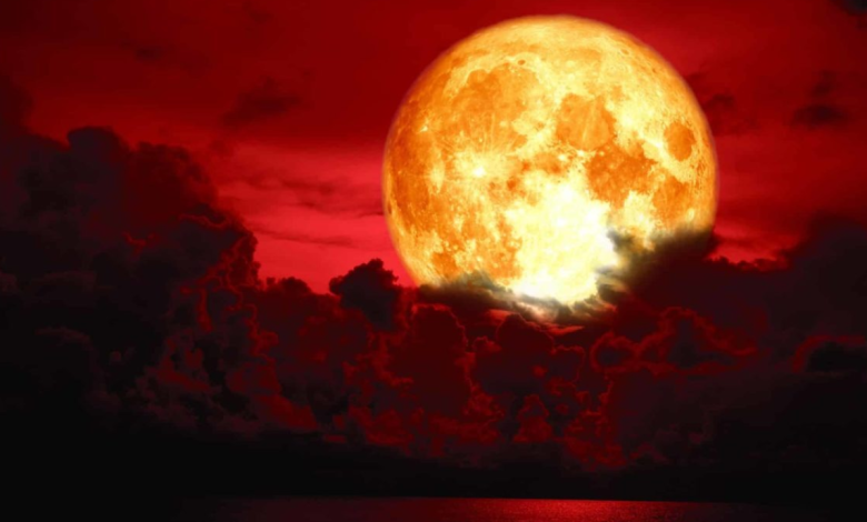 Red Moon